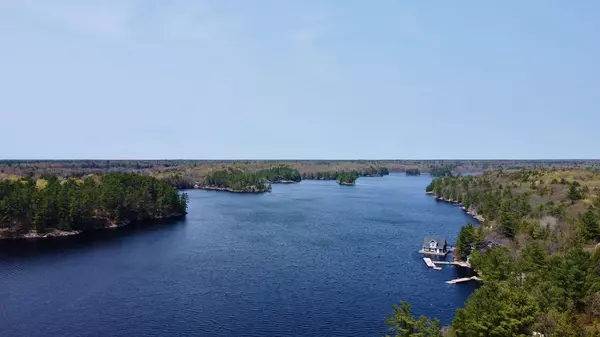 Georgian Bay, ON P0C 1A0,1212 6 WAHTA 2 RD