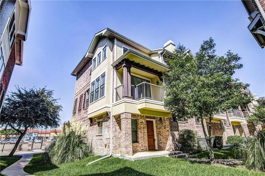 2100 Azure Pointe, Richardson, TX 75080