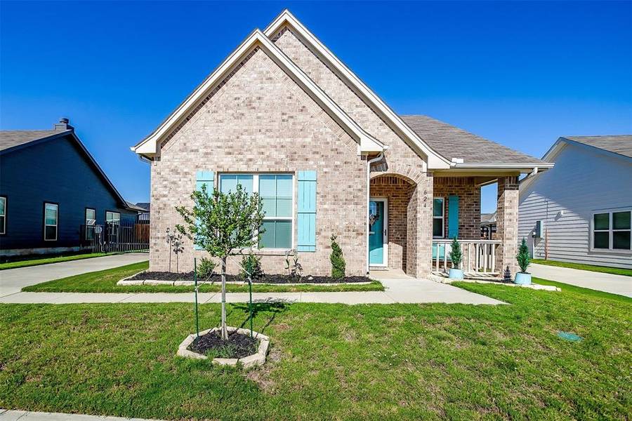 624 Adeline Drive, Burleson, TX 76028