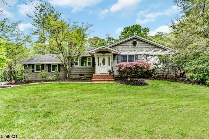 93 Sunlit Dr, Watchung Boro, NJ 07069