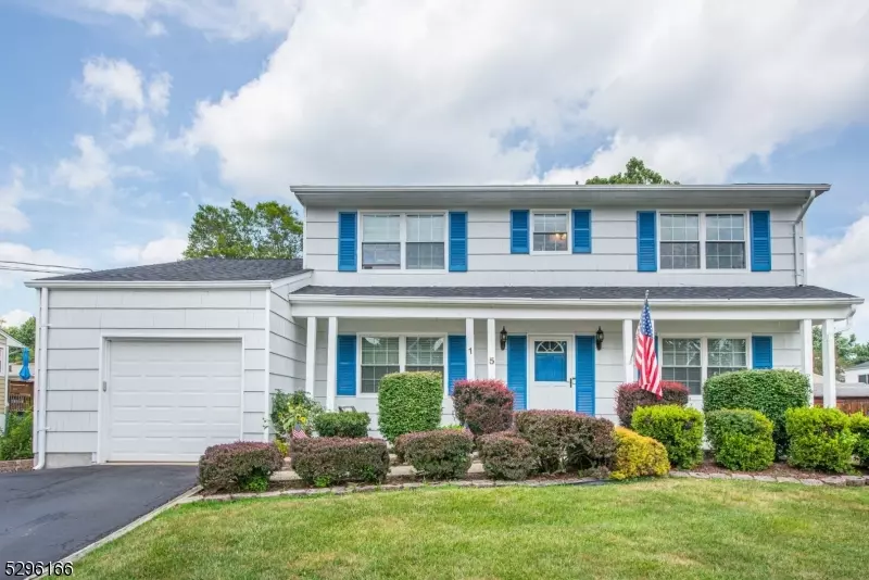 15 Brownstone Pl, Mount Olive Twp., NJ 07836