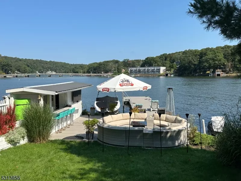 413 Lakeside Blvd #C, Hopatcong Boro, NJ 07843