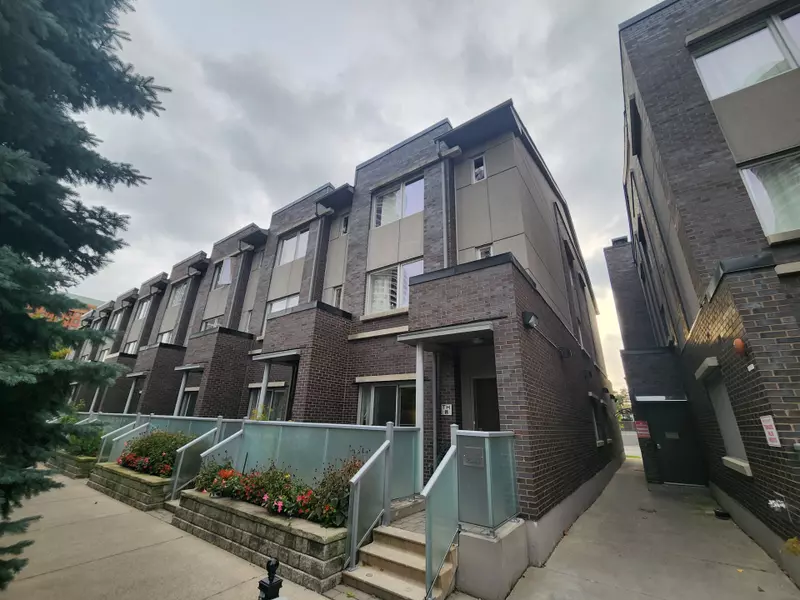 330 Village Green SQ #8, Toronto E07, ON M1S 0L1