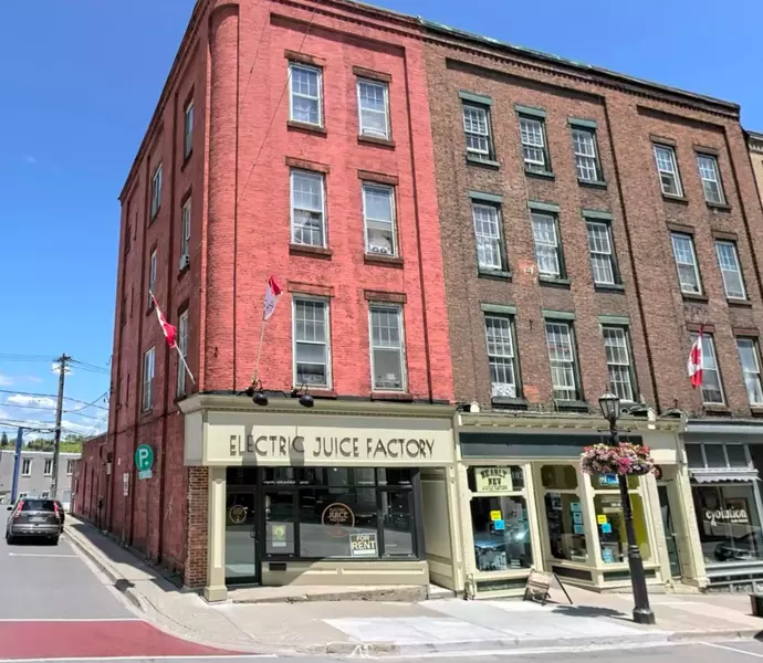 104-106 Walton ST, Port Hope, ON L1A 1N3