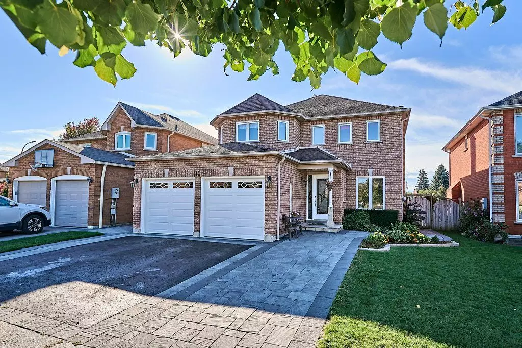 Whitby, ON L1R 2C3,11 Hartrick PL