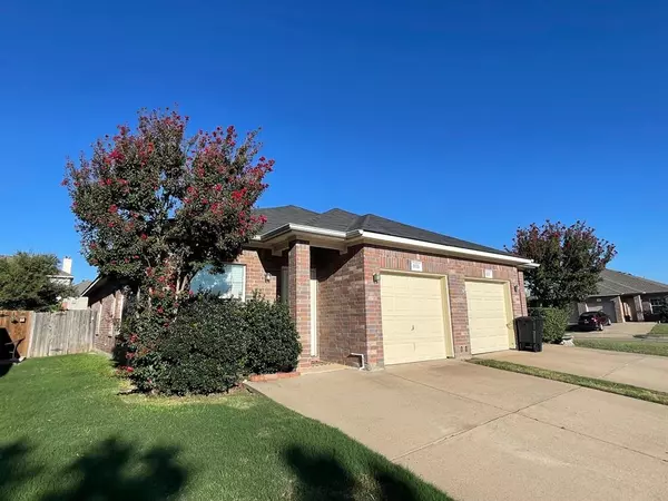 Burleson, TX 76028,937 Walnut Street #933