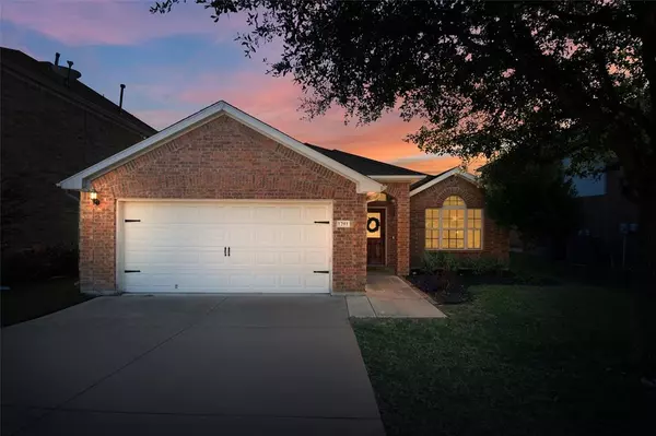 1201 Prairie Heights Drive, Fort Worth, TX 76108