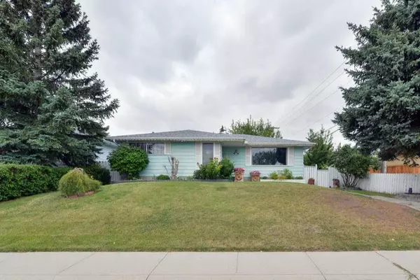 7035 Huntercrest RD NW, Calgary, AB T2K 4J9