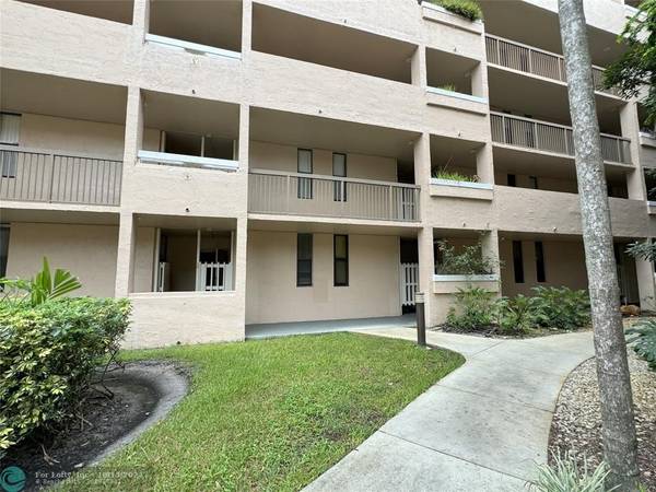 6800 Cypress Rd  #102, Plantation, FL 33317