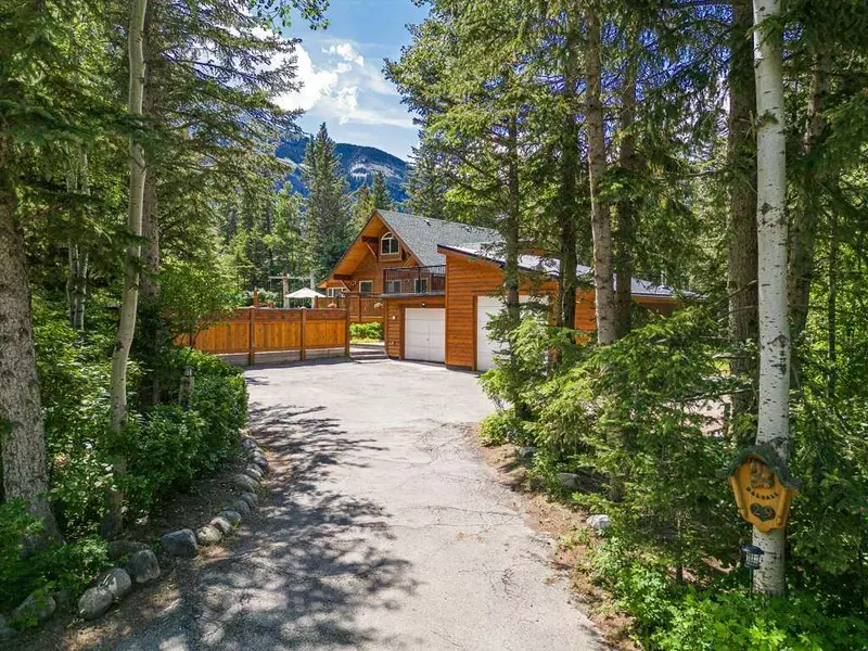 29 Heart CRES, Lac Des Arcs, AB T1W 2W3