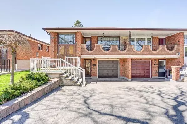 43 Starview DR, Toronto W05, ON M9M 1K7