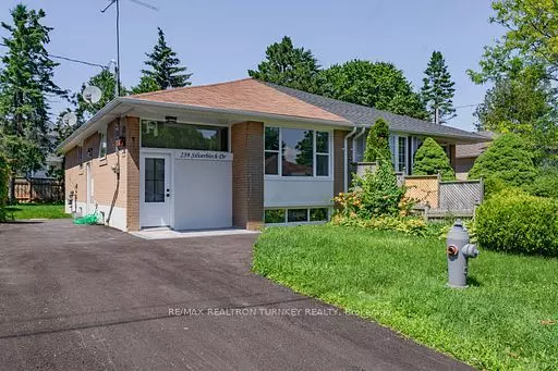 Newmarket, ON L3Y 2Z6,239 Silverbirch DR #Upper