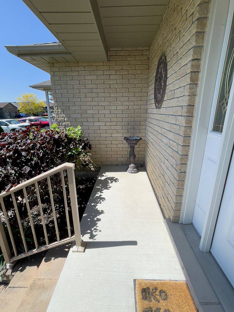 Belleville, ON K8N 4Z5,15 GARDINER ST W