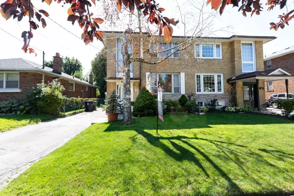 Toronto C13, ON M4A 2J9,95 Wyndcliff CRES