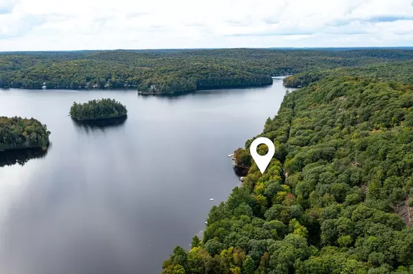 Lake Of Bays, ON P0B 1A0,1053 Nortons LN