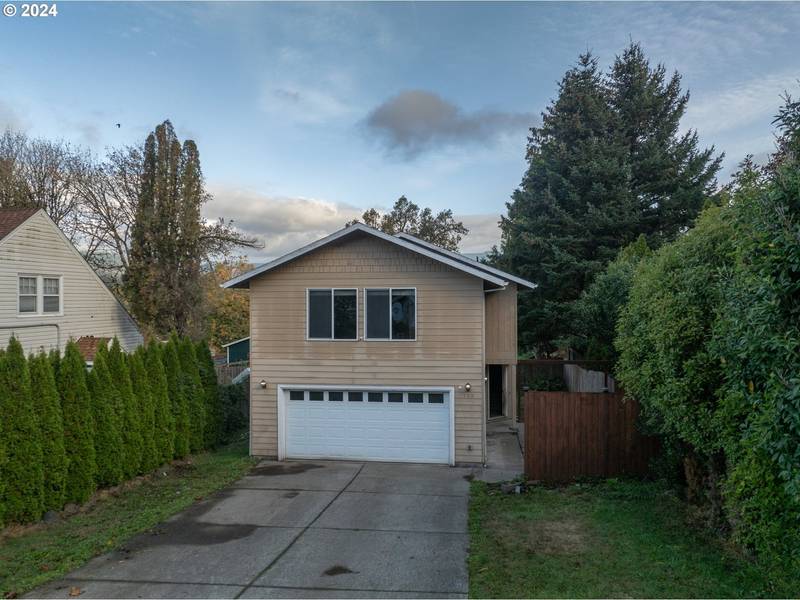 118 SW REGULATOR ST, Cascade Locks, OR 97014