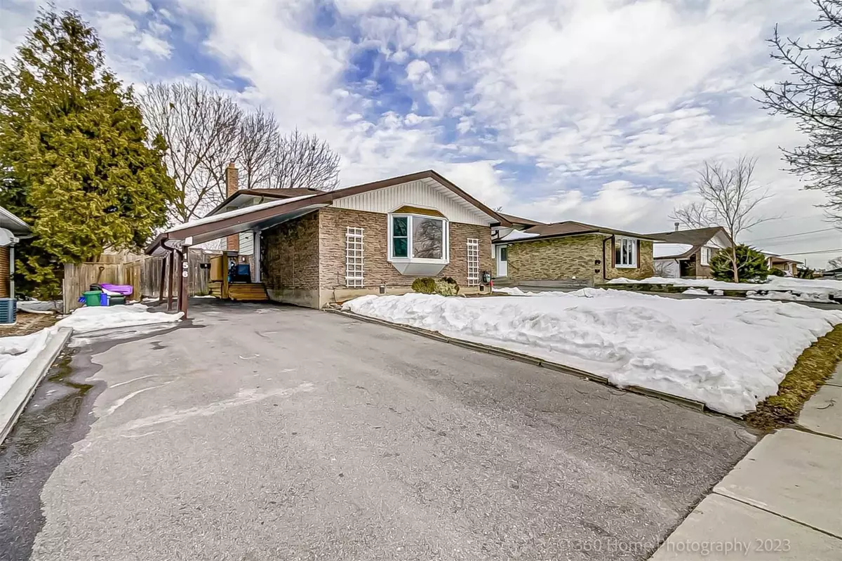 Oshawa, ON L1G 6G2,156 Claymore CRES