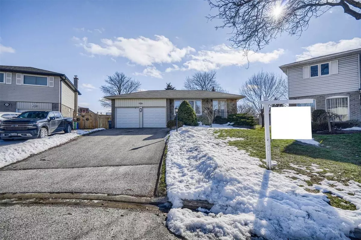 Brampton, ON L6Y 1A4,24 Grand Circuit CT