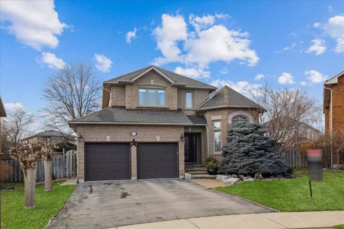 Oakville, ON L6H 5Z7,2434 Lamoka CT