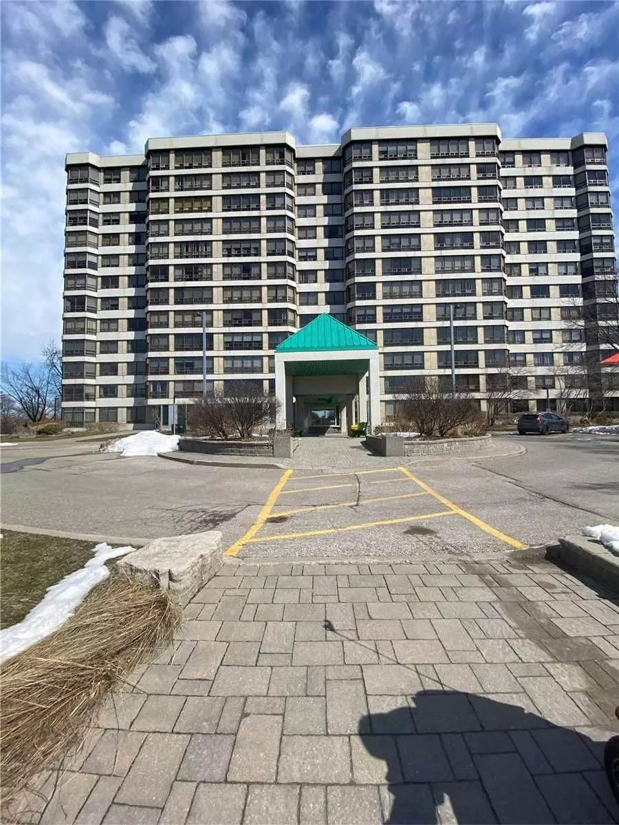 Brampton, ON L6Y 3V3,330 Mill ST S #1211