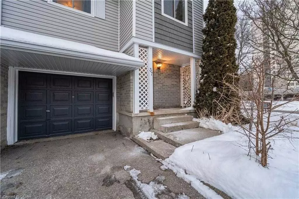 Kitchener, ON N2P 2A1,54 Green Valley DR #37