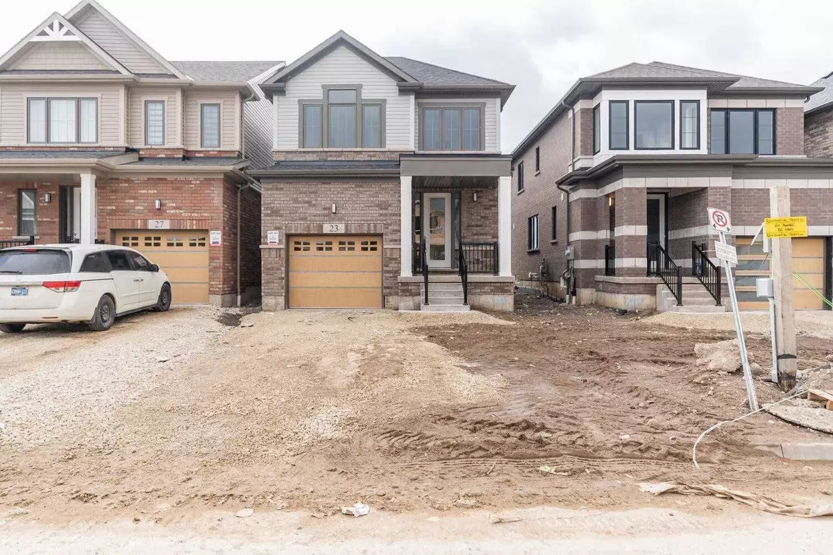 Cambridge, ON M15 0C7,23 Crossmore CRES