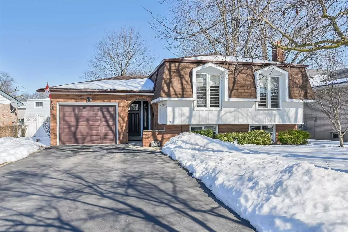 Brantford, ON N3S 7G2,9 Melbourne CRES