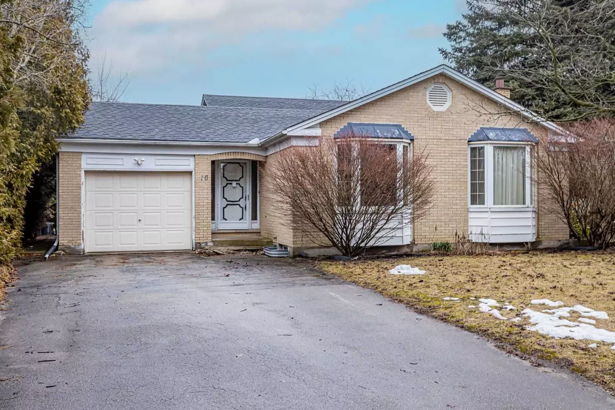 London, ON N5X 1B6,16 Cumberland CRES