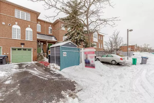 Brampton, ON L6V 4M2,65 Brickyard WAY #55