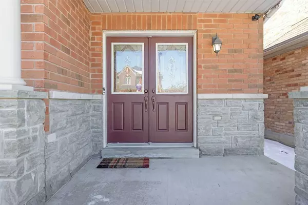 Brampton, ON L6P 2R6,30 Attview CRES