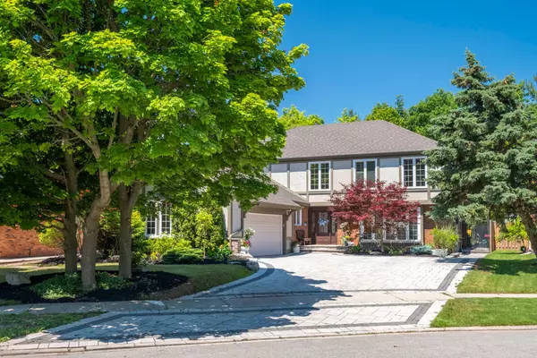 Oakville, ON L6M 1B8,1071 Rockcliffe CT