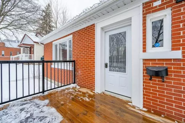 Kitchener, ON N2M 4B1,8 Barclay AVE