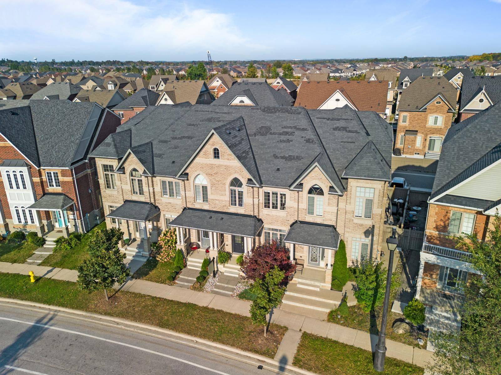 Vaughan, ON L4H 3Y1,69 Barons ST