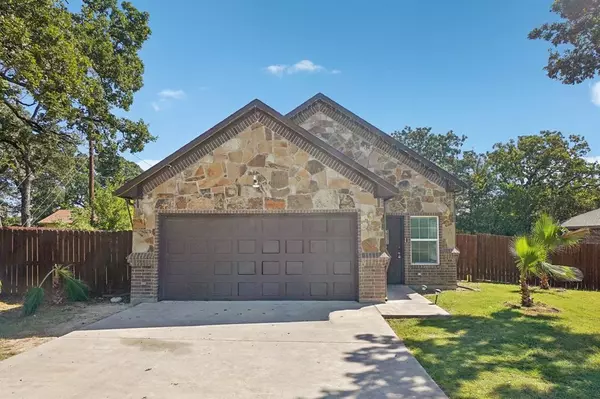 4413 Shackleford Street, Fort Worth, TX 76119