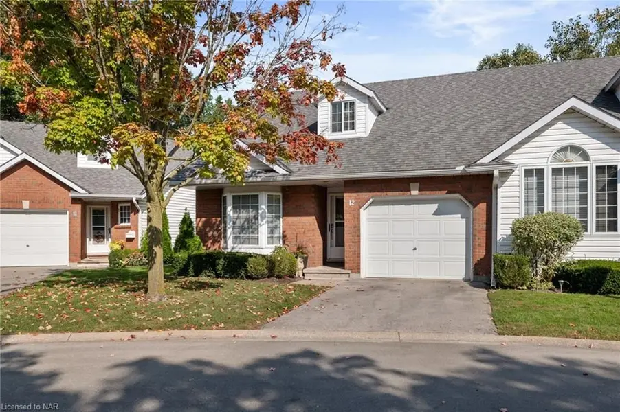 7370 MONASTERY DR #12, Niagara Falls, ON L2H 3C4