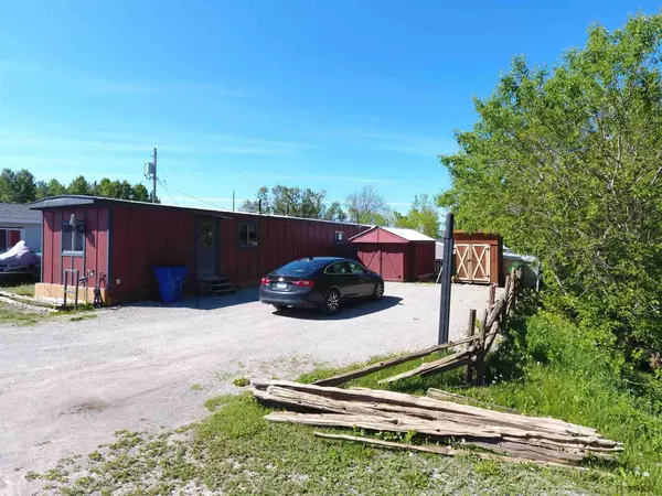 Temiskaming Shores, ON P0J 1R0,8 First ST