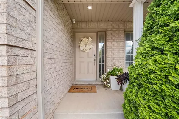 Niagara Falls, ON L2H 0B2,8535 KELSEY CRES