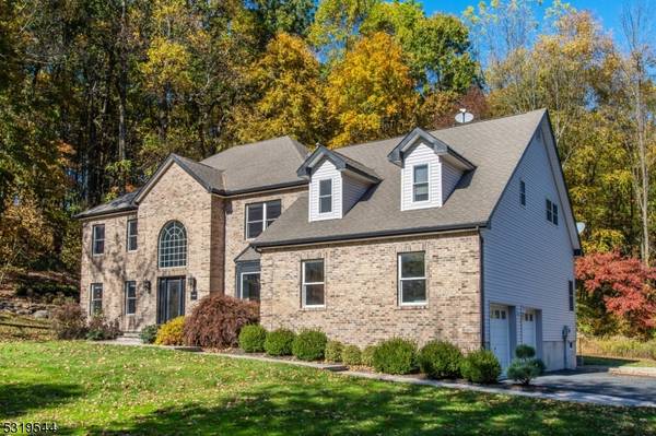 27 Crimson Ln, Mine Hill Twp., NJ 07803