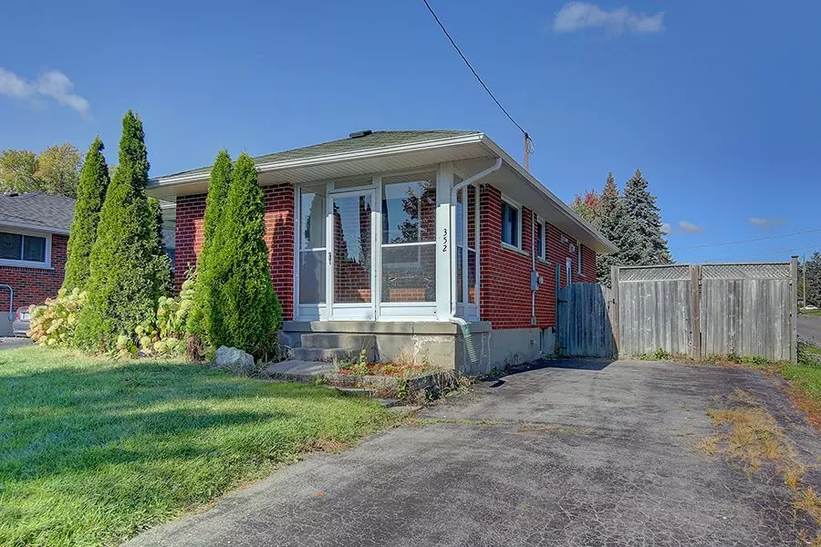 Oshawa, ON L1J 3E4,352 Garden CT