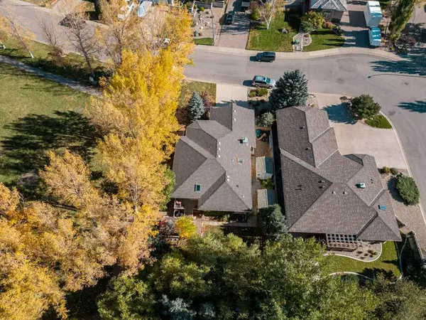 Lethbridge, AB T1K 6W5,85 Canyon Close W