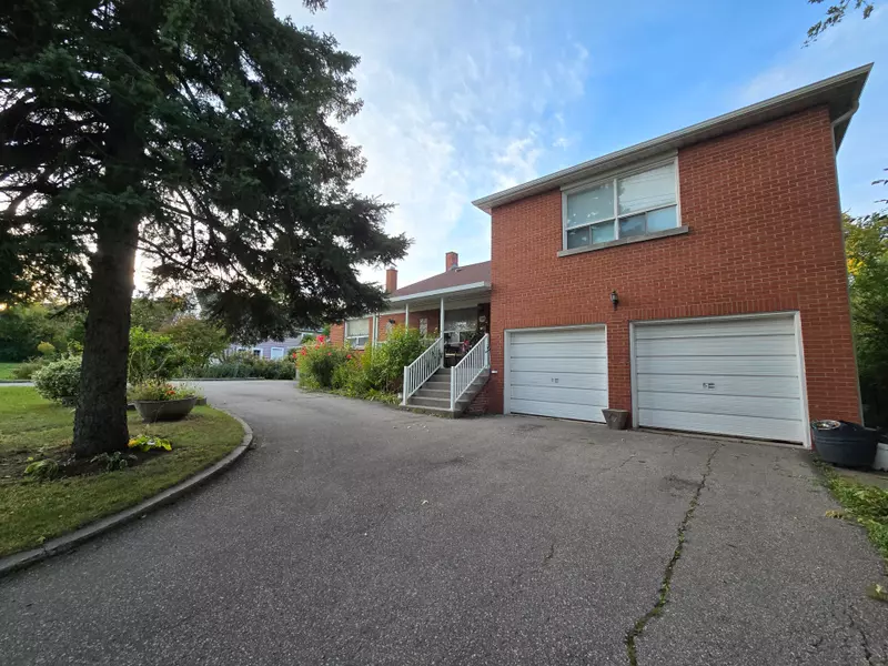 100 Langstaff RD, Richmond Hill, ON L4C 6N3