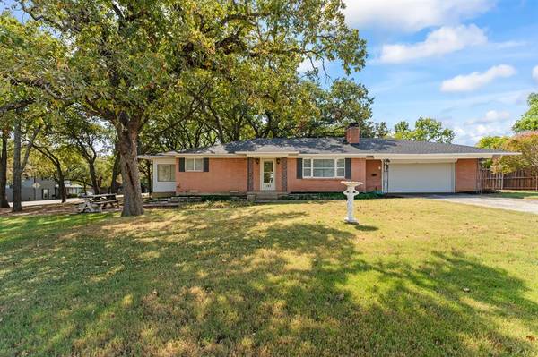 102 Woodland Drive, Highland Village, TX 75077