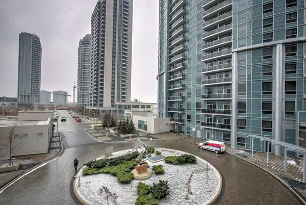 Toronto, ON M1S 0G3,125 Village Green SQ #3810