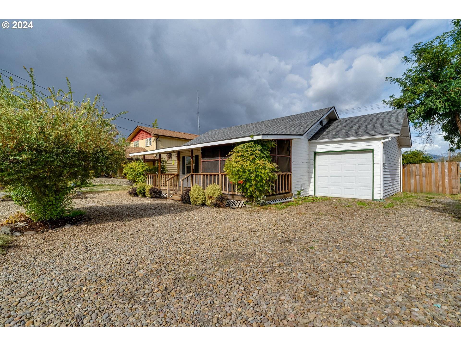 Springfield, OR 97477,2420 D ST