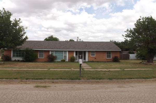 333 NW Avenue B, Hamlin, TX 79520