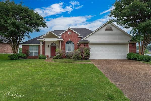 3665 Lakeside Drive, Shreveport, LA 71119