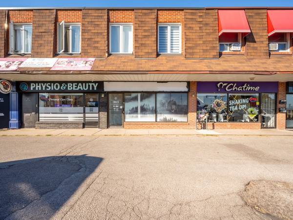 3812A Bloor ST W, Toronto W08, ON M9B 6C2