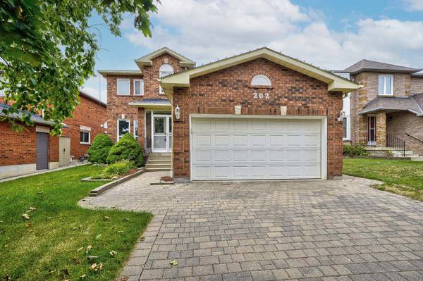 202 Bridgewater AVE, Whitby, ON L1R 1X3