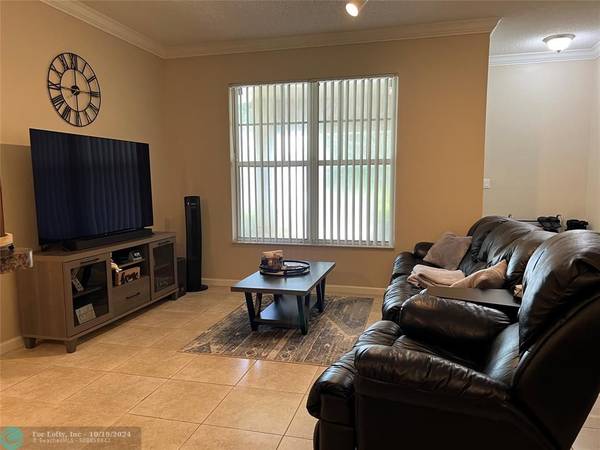 Coral Springs, FL 33067,5880 W Sample Rd  #104