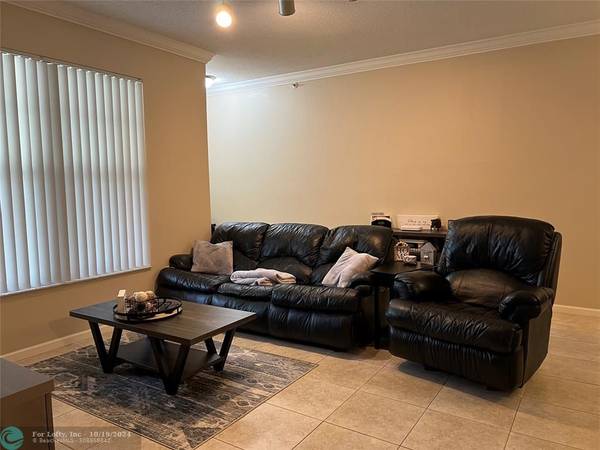 Coral Springs, FL 33067,5880 W Sample Rd  #104